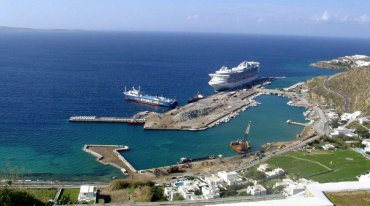 Mykonos port